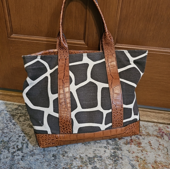 Michael Kors Giraffe print tote - Picture 2 of 11